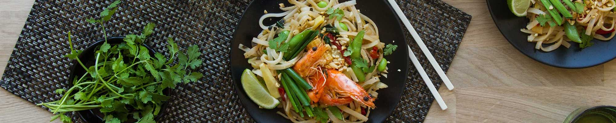 Pad Thai mit Gemüse und Crevetten, Poulet oder Tofu